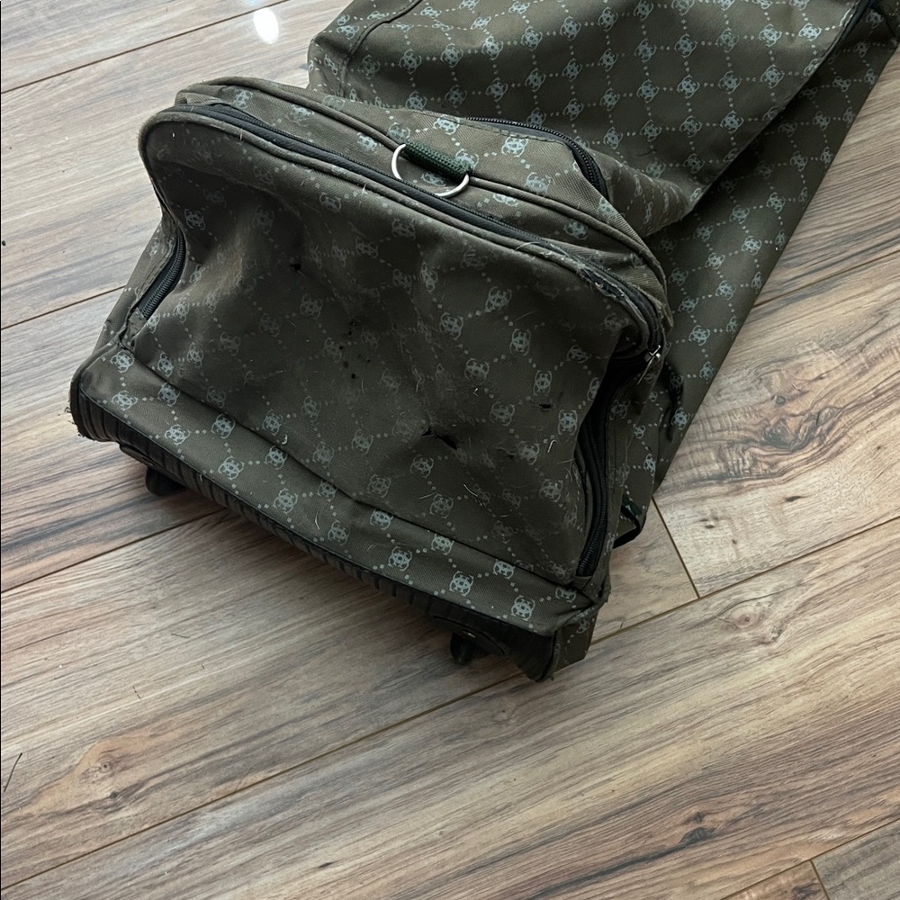🔥OLIVE GREEN LARGE LUGGAGE WITH MULTI ZIPPERS - Picture 3 of 7